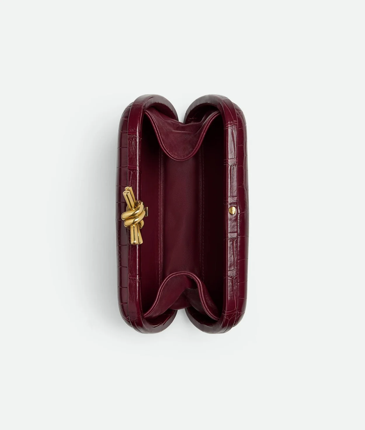 보테가 베네타 크로커다일 놋 클러치 버건디