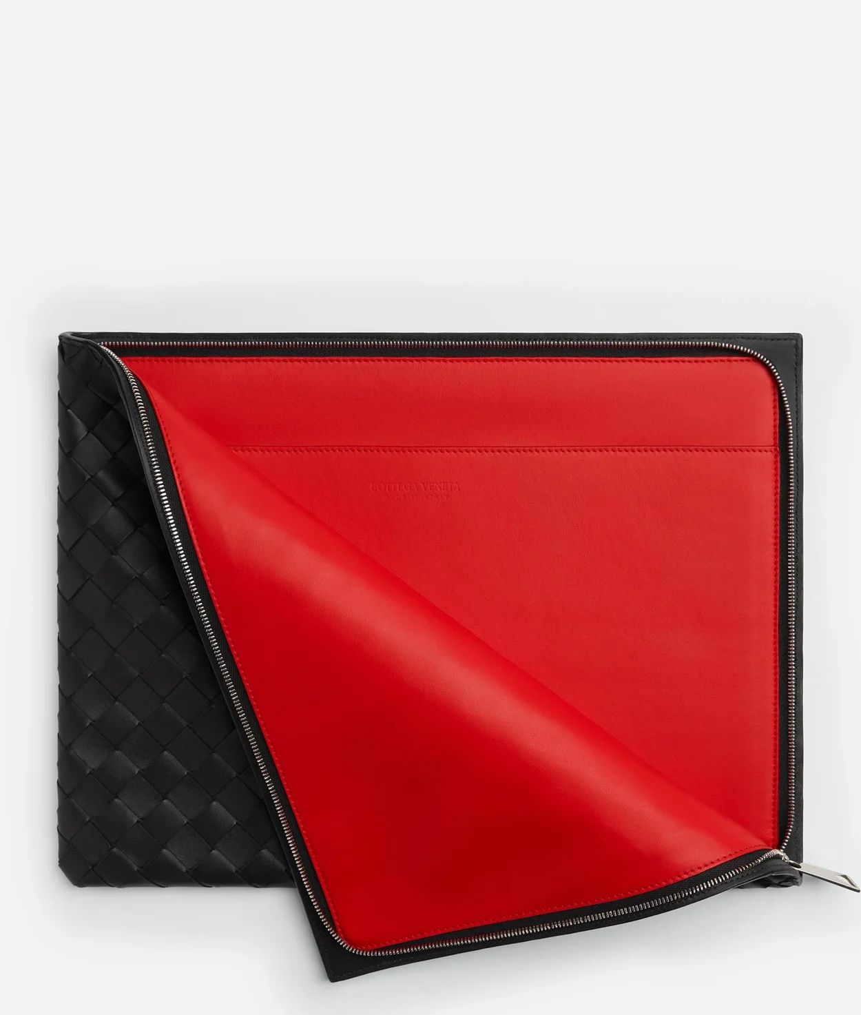 보테가 베네타 인트레치아토 투톤 하프 지퍼 파우치