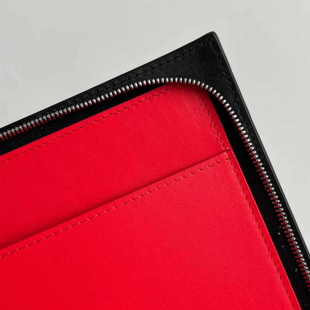 보테가 베네타 인트레치아토 투톤 하프 지퍼 파우치