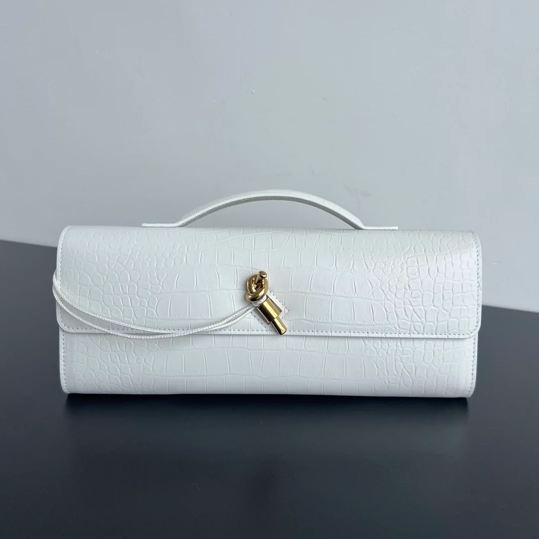 보테가 베네타 크로커다일 롱 핸들 클러치