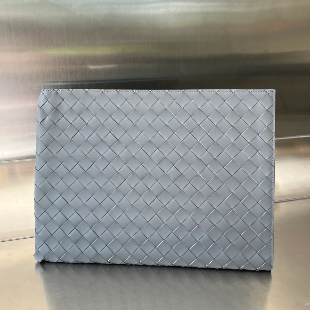 보테가 베네타 인트레치아토 하프지퍼 파우치