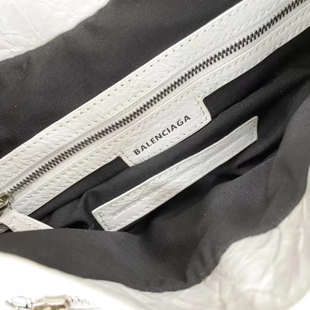 발렌시아가 미디엄 르 카골 핸드백 화이트