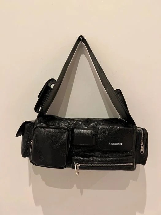 발렌시아가 슈퍼비지 XS 슬링백