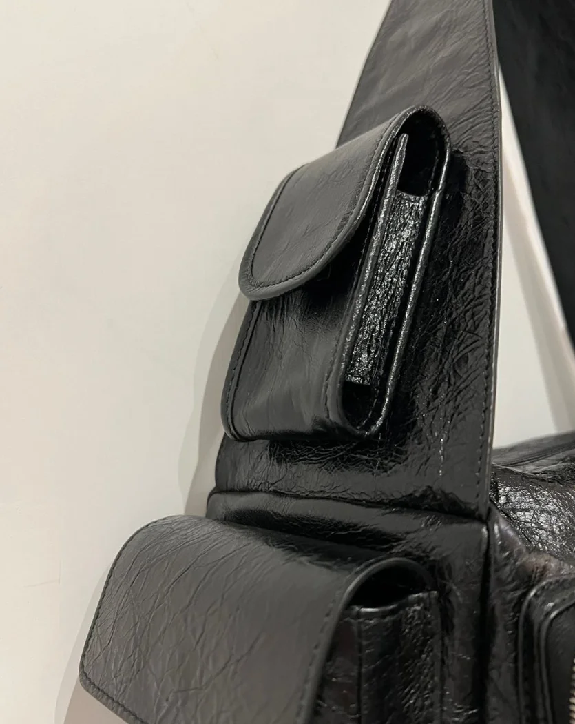 발렌시아가 슈퍼비지 XS 슬링백