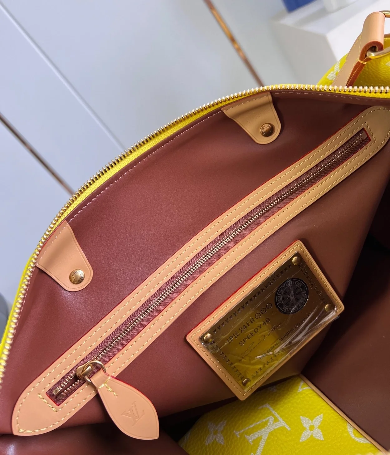 루이비통 스피디 P9 반둘리에 40 M24419