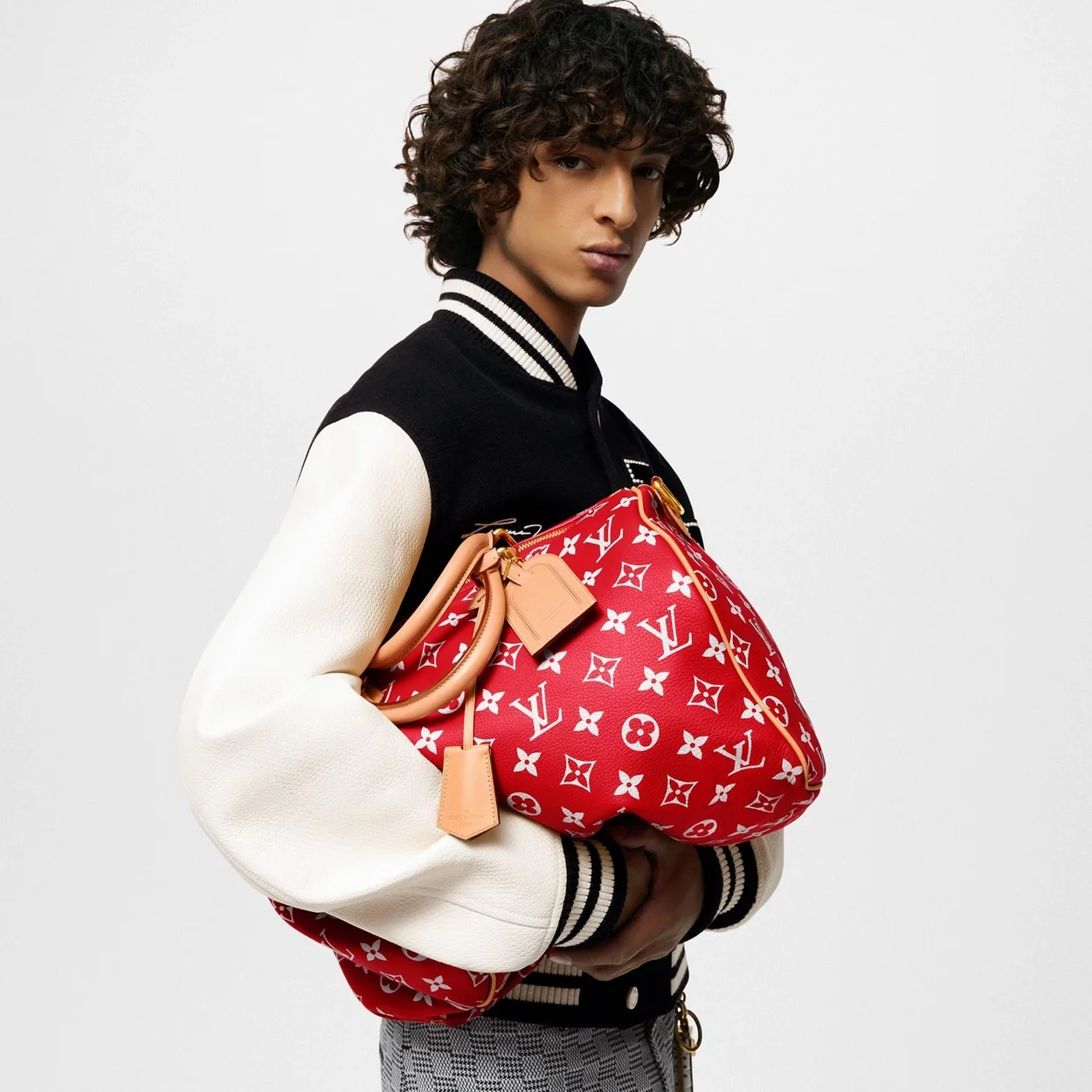 루이비통 런웨이 스피디 P9 반둘리에 40 M24420