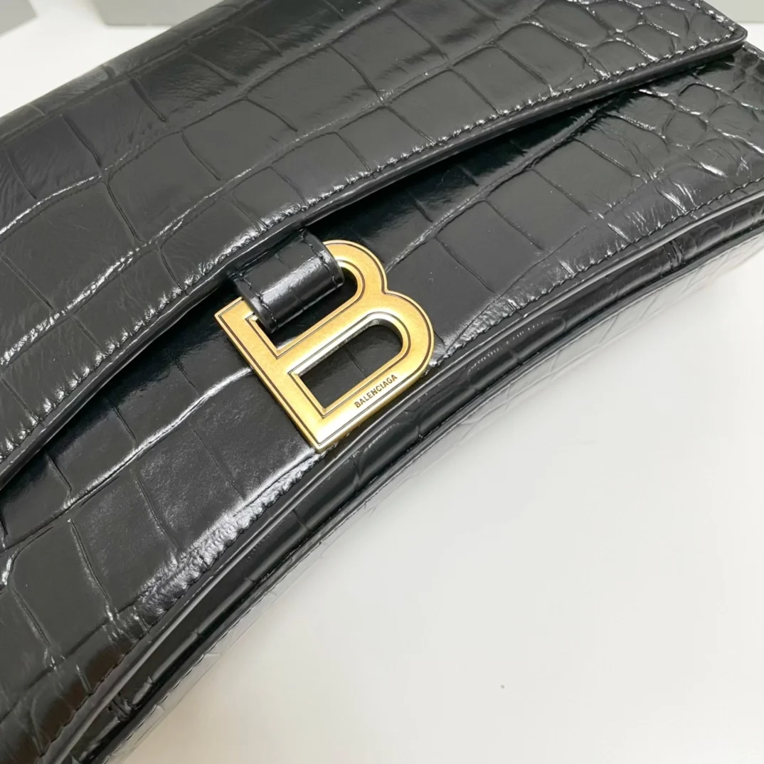 발렌시아가 크로커다일 엠보싱 크러쉬 스몰백