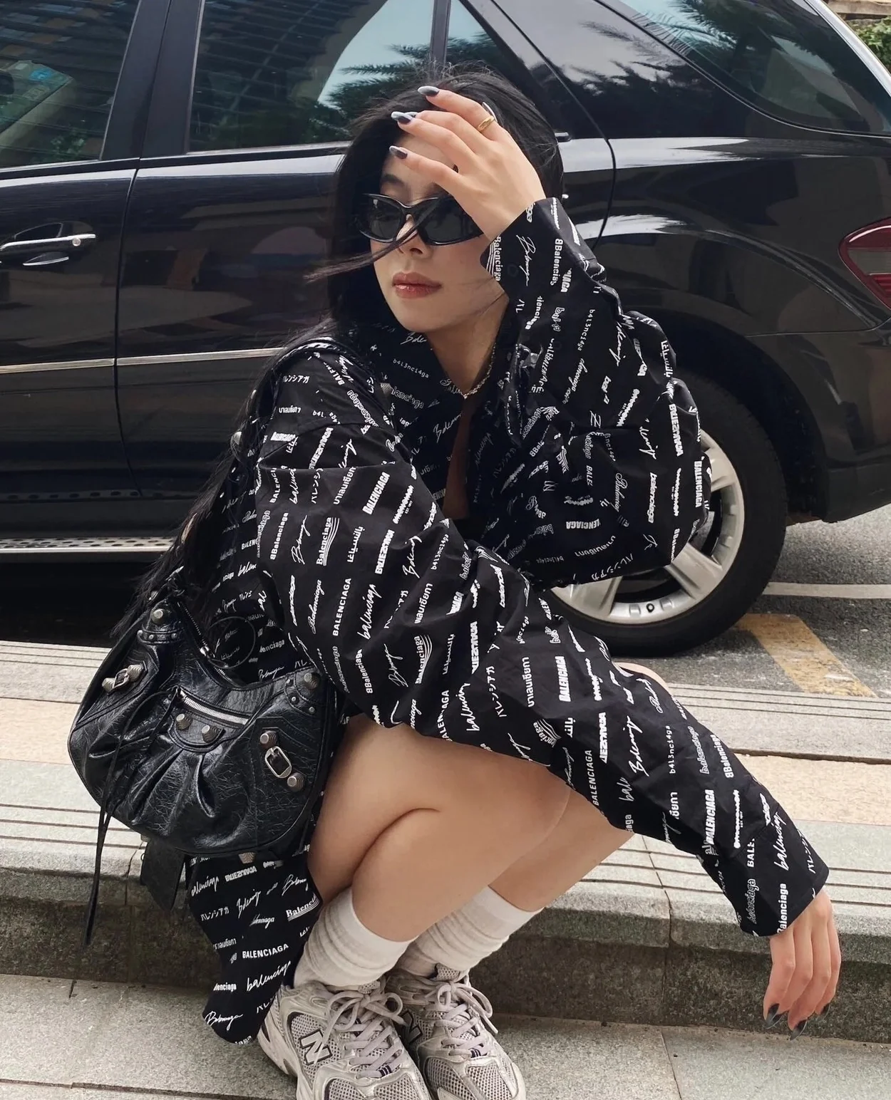 발렌시아가 로고매니아 라지 핏 올 오버 셔츠