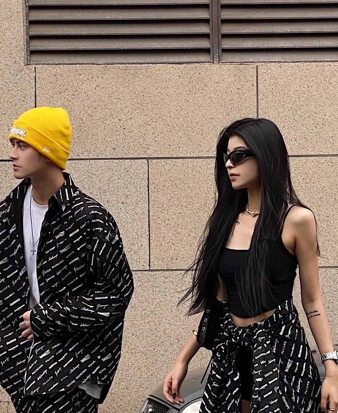 발렌시아가 로고매니아 라지 핏 올 오버 셔츠