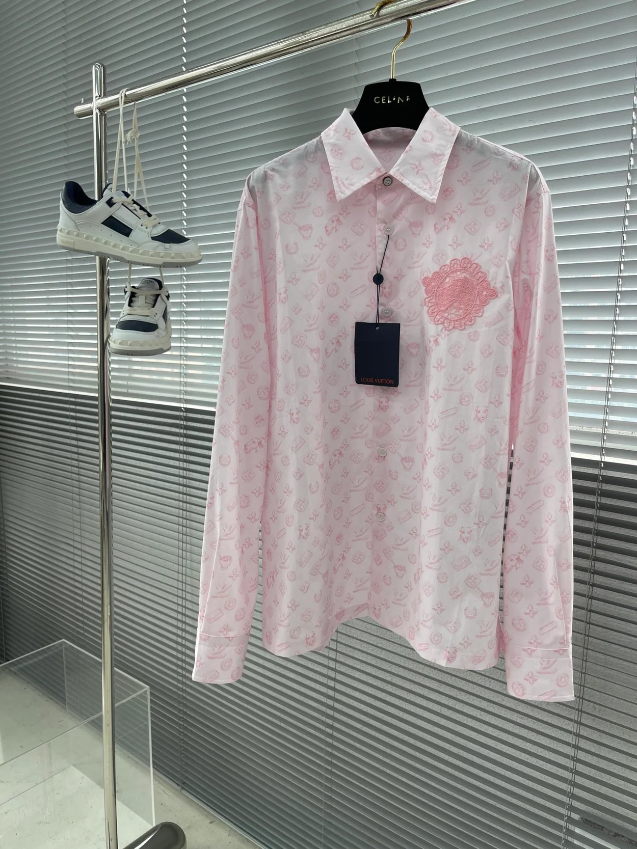 루이비통 모노그램 프린티드 롱 슬리브드 코튼 셔츠 1AFQ03