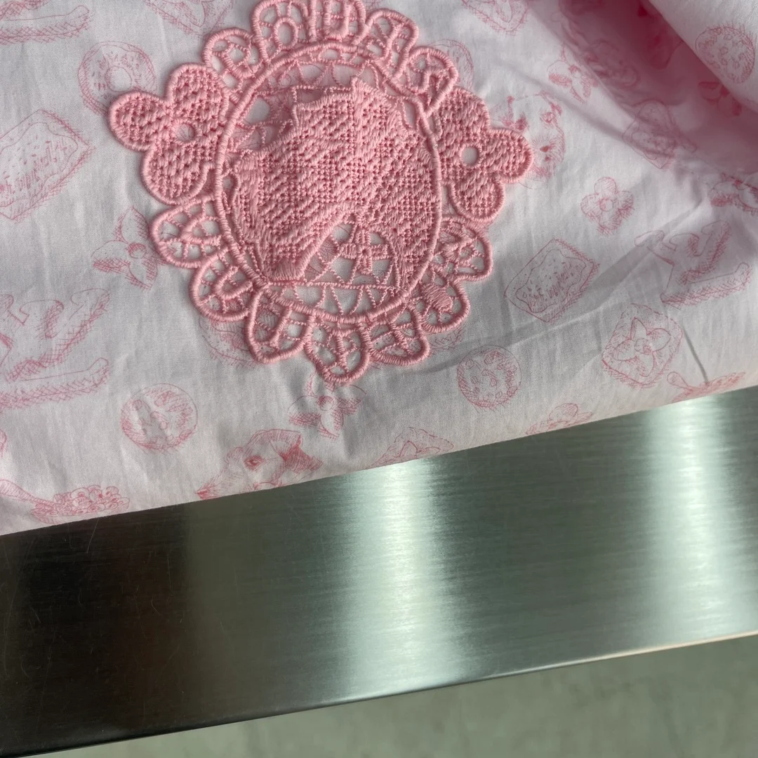 루이비통 모노그램 프린티드 롱 슬리브드 코튼 셔츠 1AFQ03