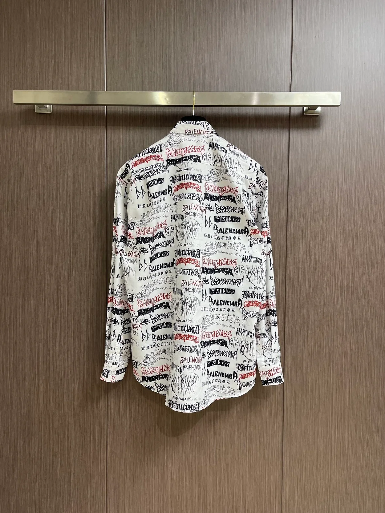 발렌시아가 올 오버 로고 롱 슬리브 셔츠