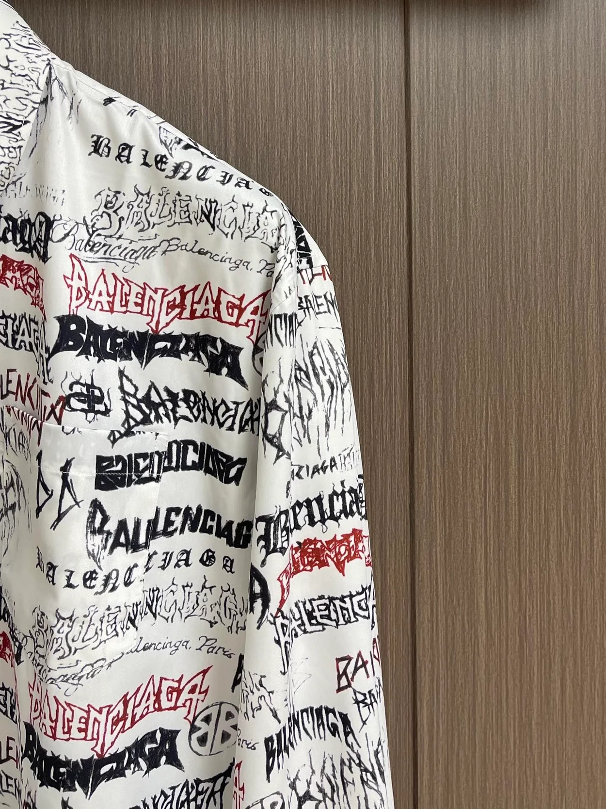 발렌시아가 올 오버 로고 롱 슬리브 셔츠