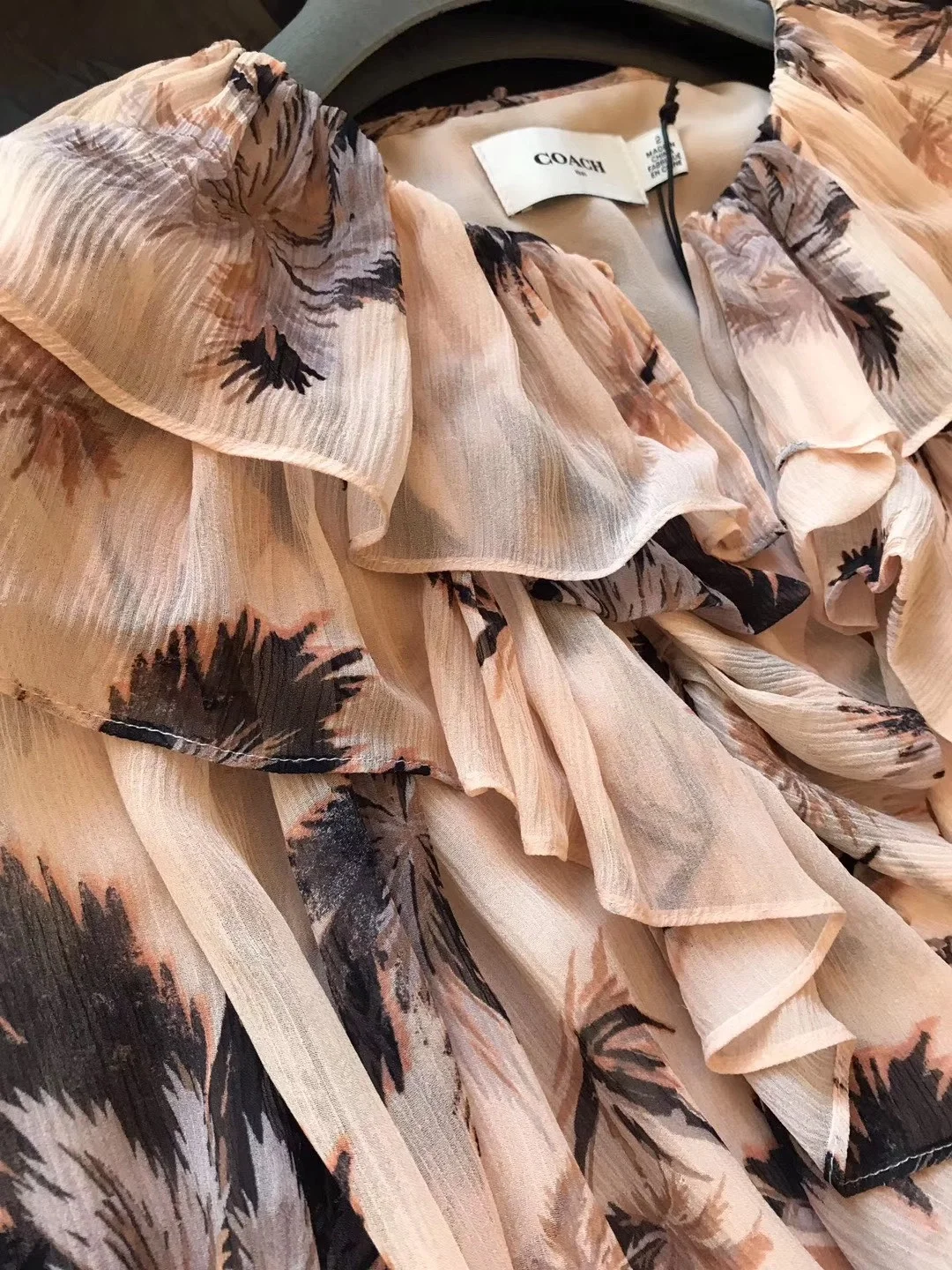 코치 1941 쉬폰 피치 블라우스