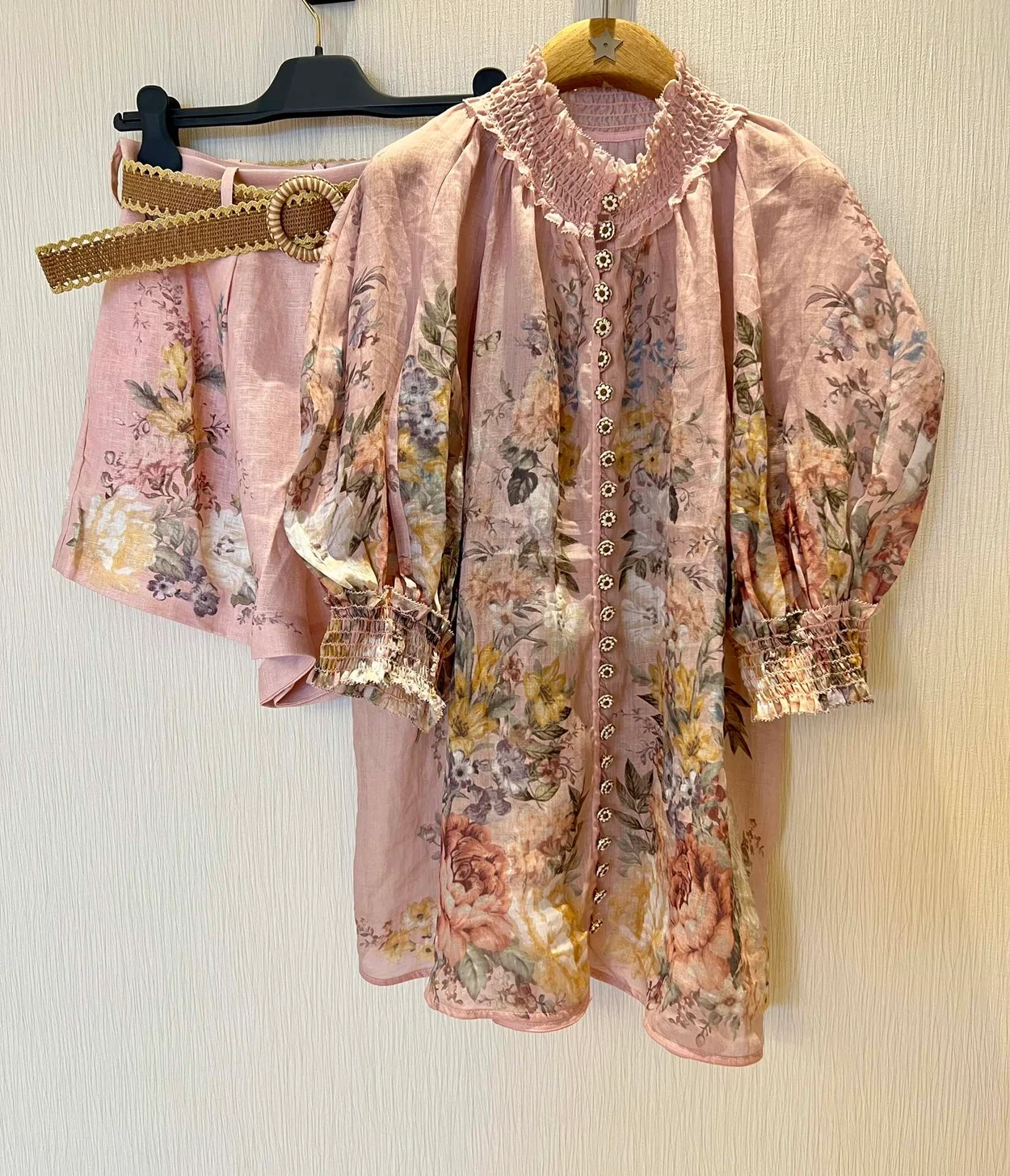 짐머만 플로럴 셔링 라미 블라우스