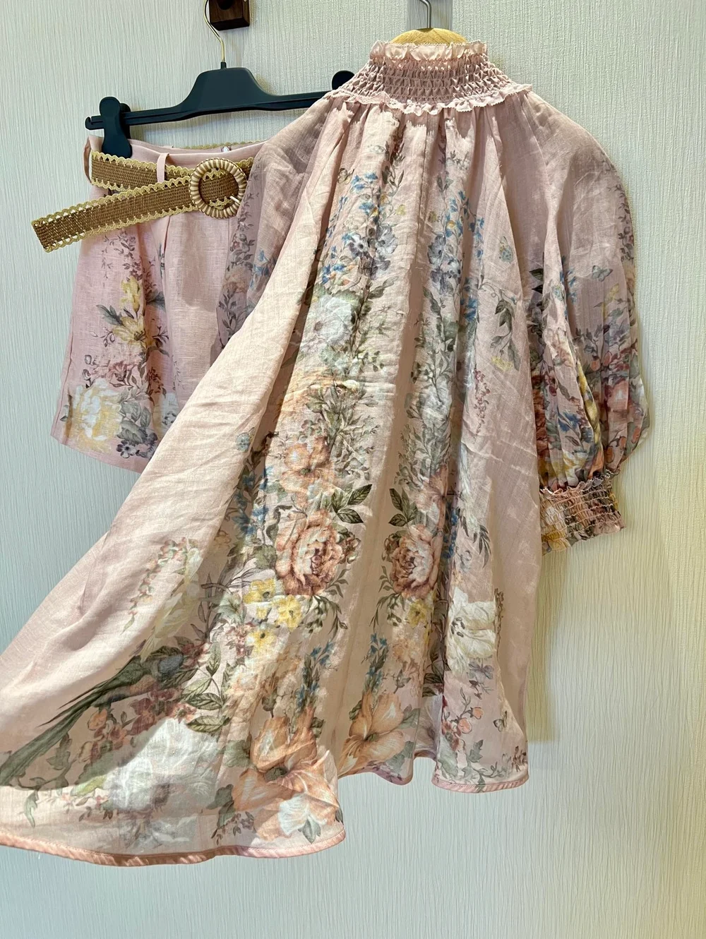 짐머만 플로럴 셔링 라미 블라우스