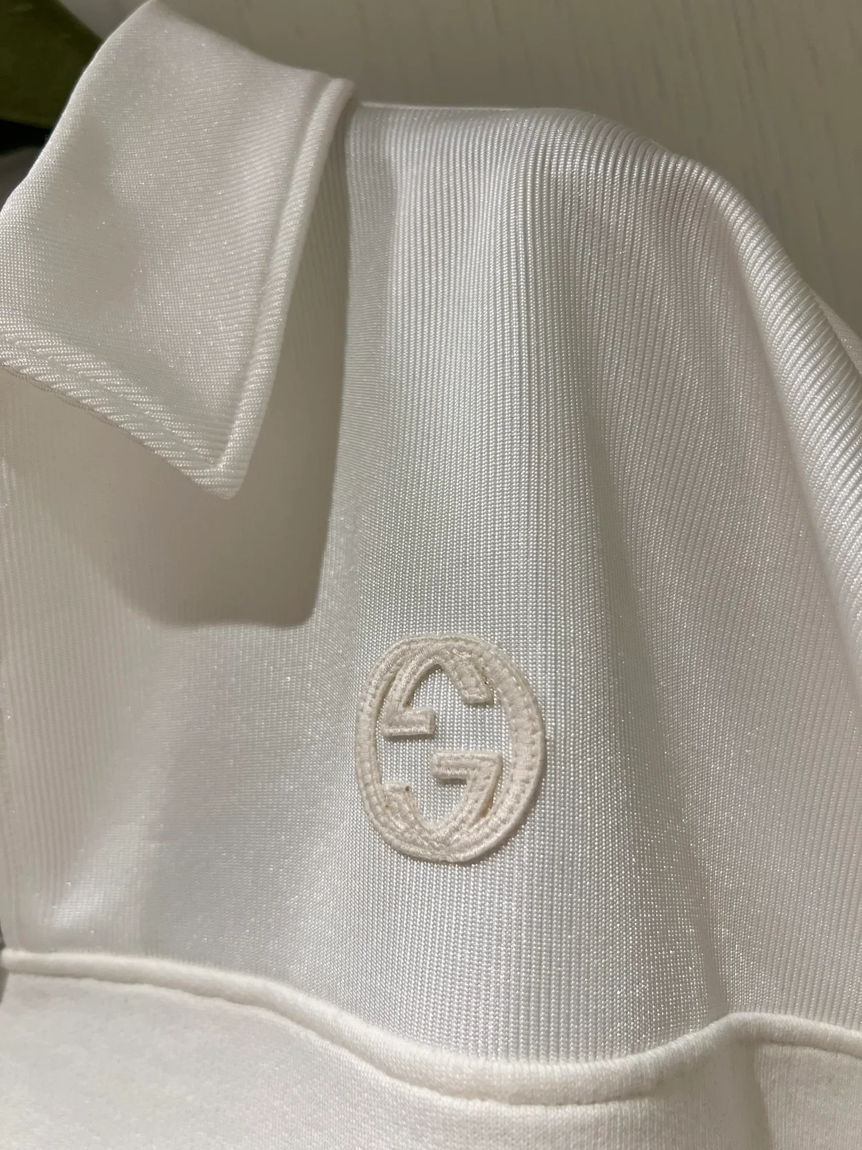 구찌 오프 화이트 웹 저지 폴로 셔츠