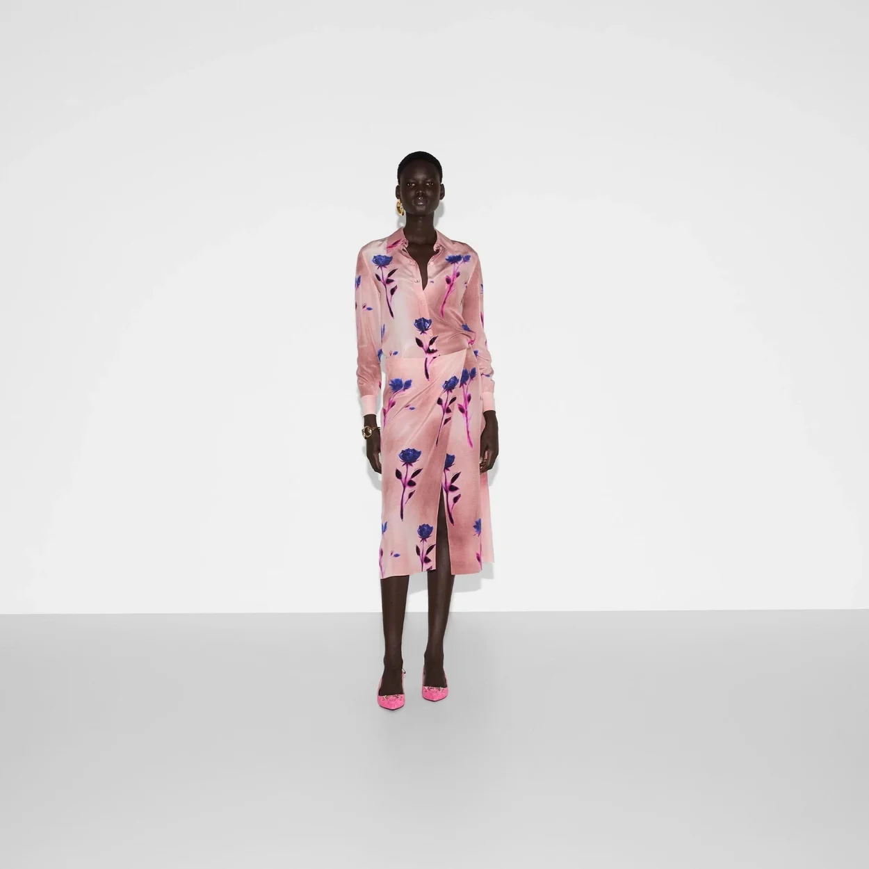 구찌 플로럴 프린트 크레프 드 신 셔츠