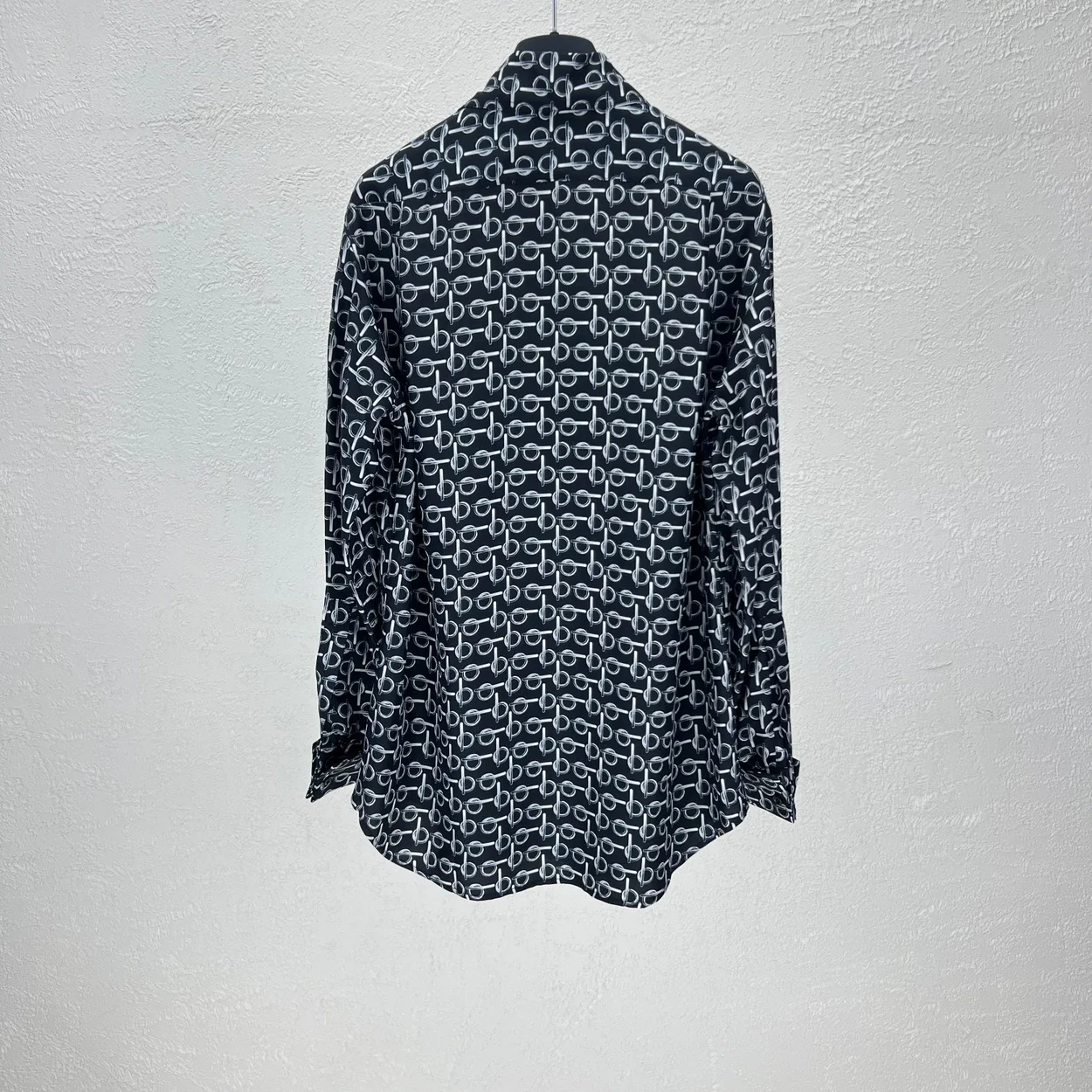 버버리 B 실크 셔츠 실버 블랙