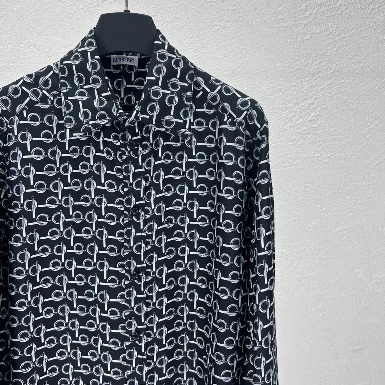 버버리 B 실크 셔츠 실버 블랙
