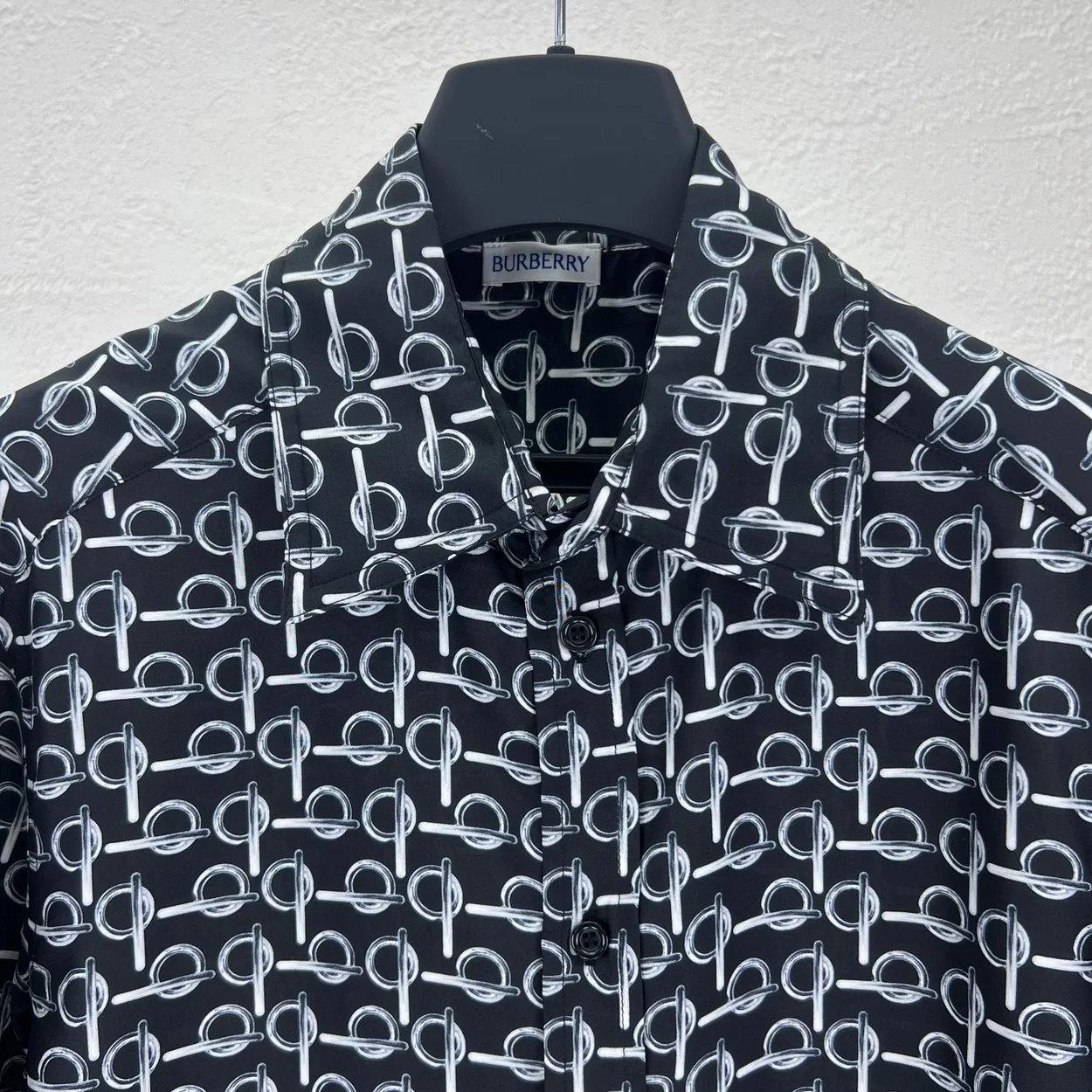 버버리 B 실크 셔츠 실버 블랙