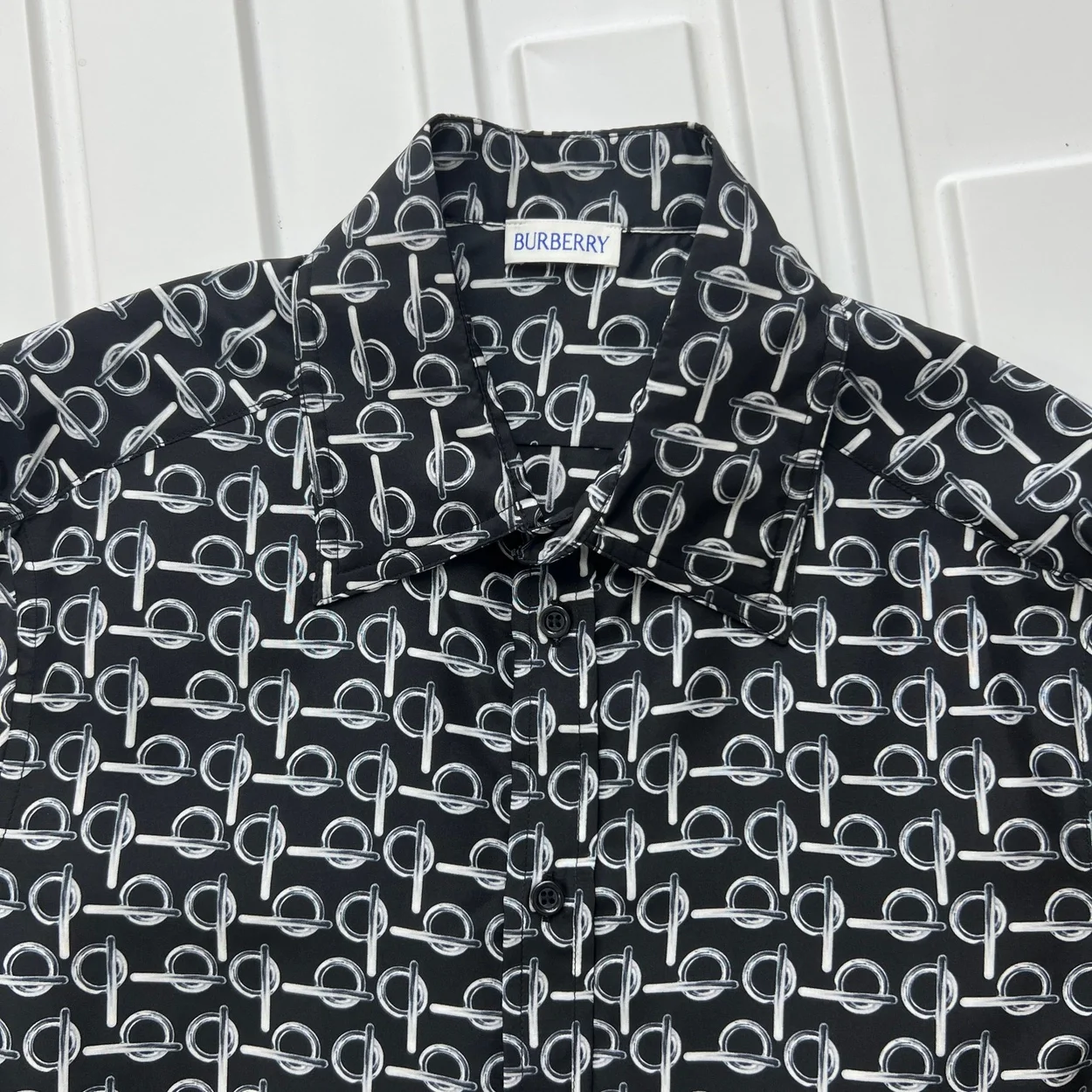 버버리 B 실크 셔츠 실버 블랙