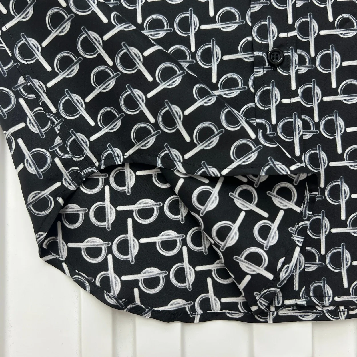 버버리 B 실크 셔츠 실버 블랙