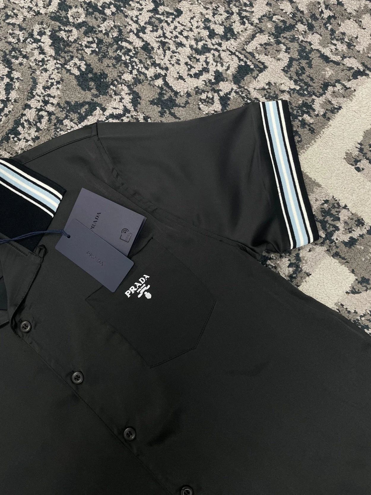 프라다 로고 프린트 실크 셔츠