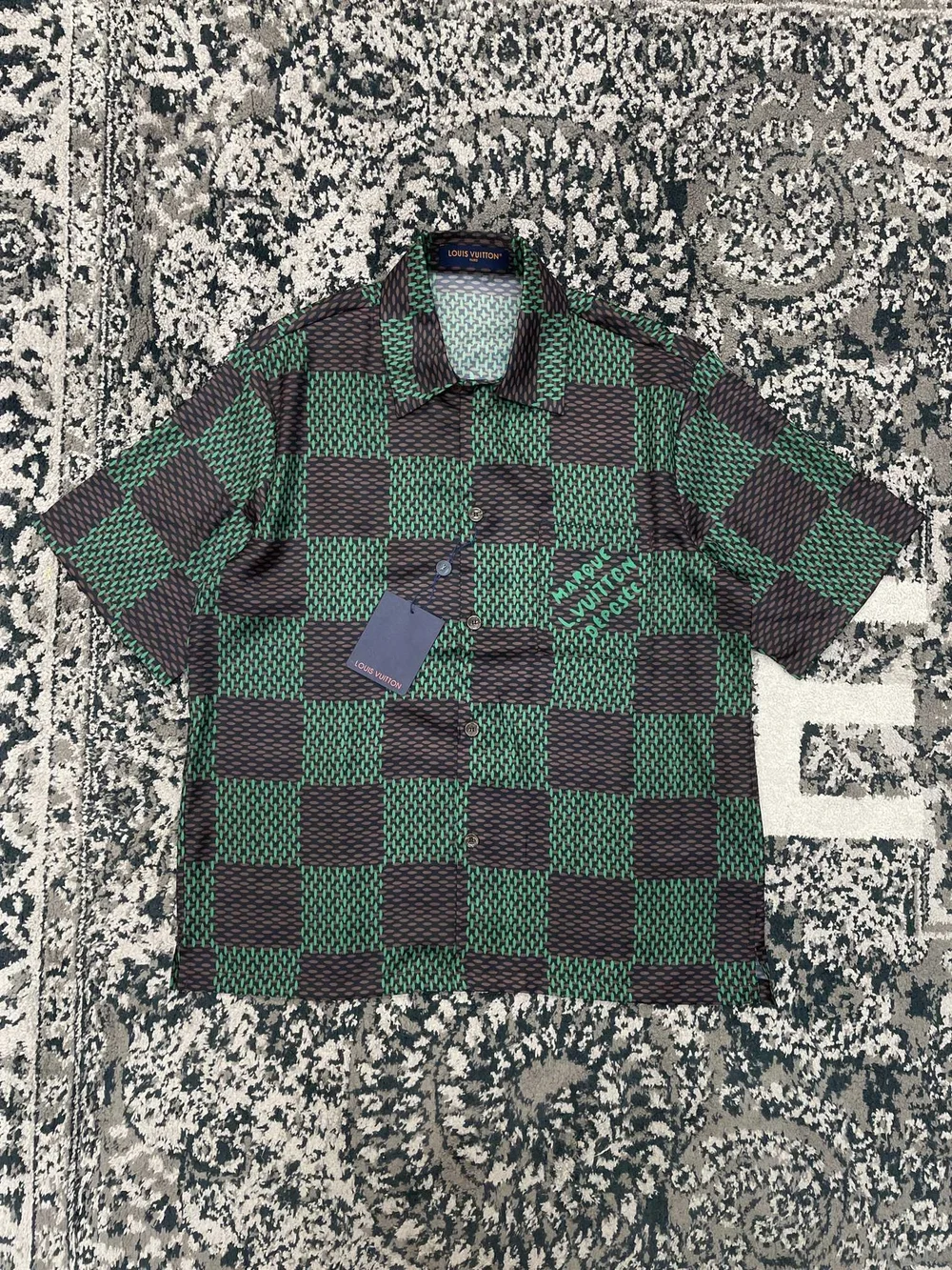 루이비통 오픈 칼라 쇼트 슬리브드 실크 셔츠 1AFJAS