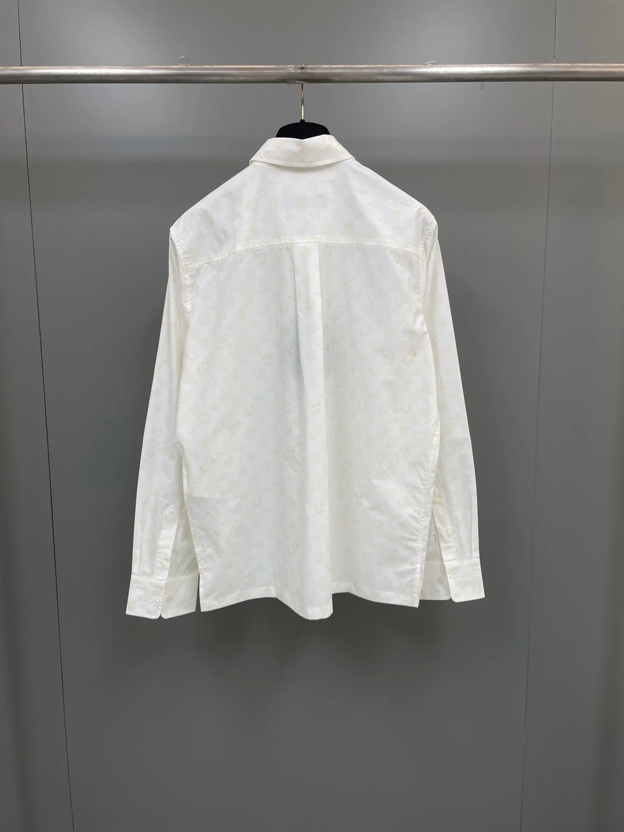 루이비통 모노그램 프린티드 롱 슬리브드 코튼 셔츠 1AFPZU