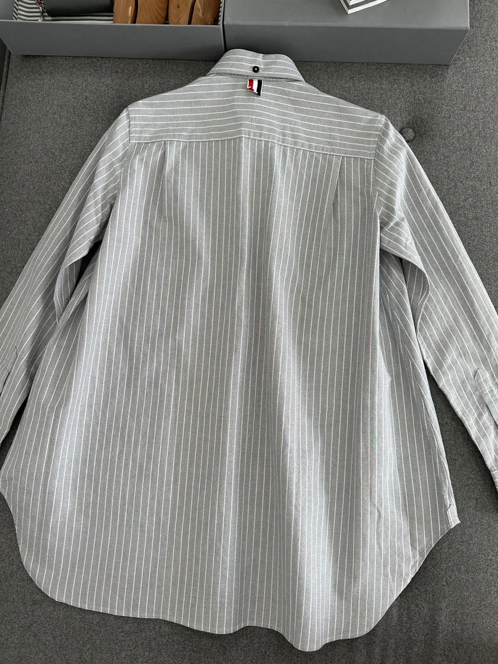 톰브라운 섀도 핀스트라이프 보타이 블루종 셔츠