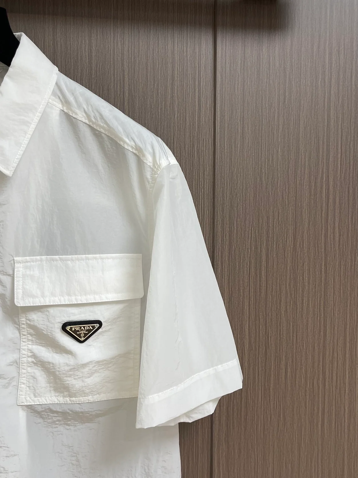 프라다 반소매 라이트 리나일론 셔츠 화이트