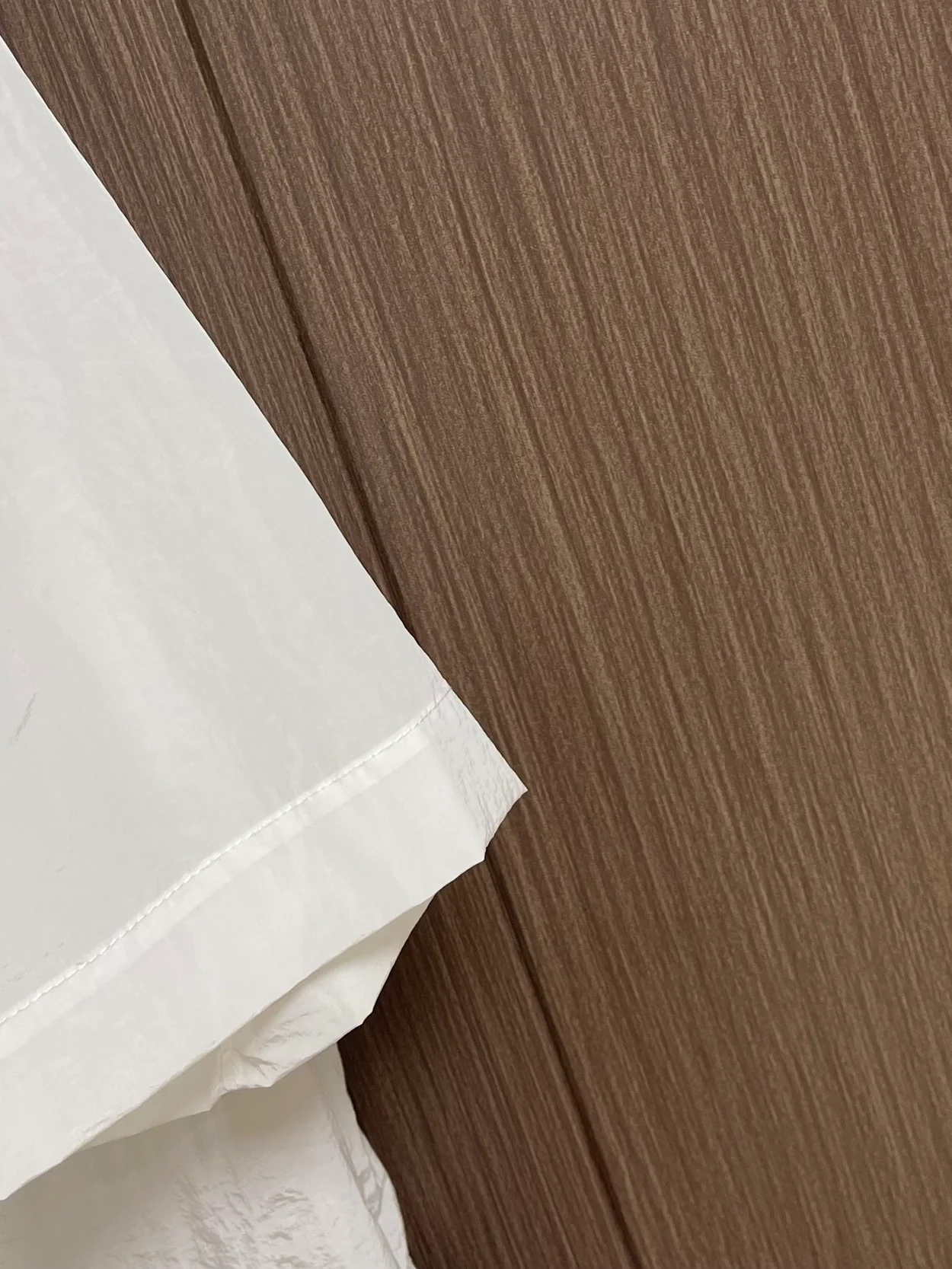 프라다 반소매 라이트 리나일론 셔츠 화이트