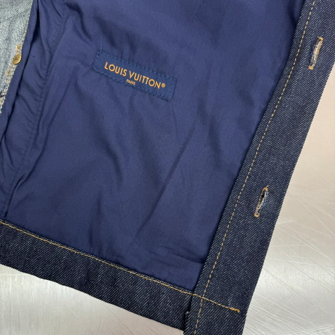 루이비통 엠브로이더드 데님 오버셔츠 1AFHVF