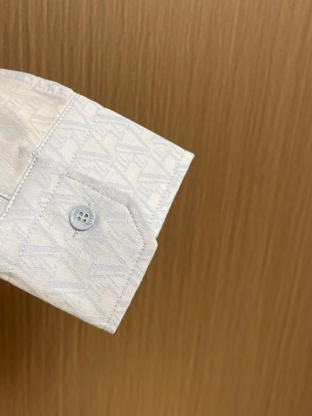 루이비통 롱 슬리브 슬림 셔츠 1AATVN