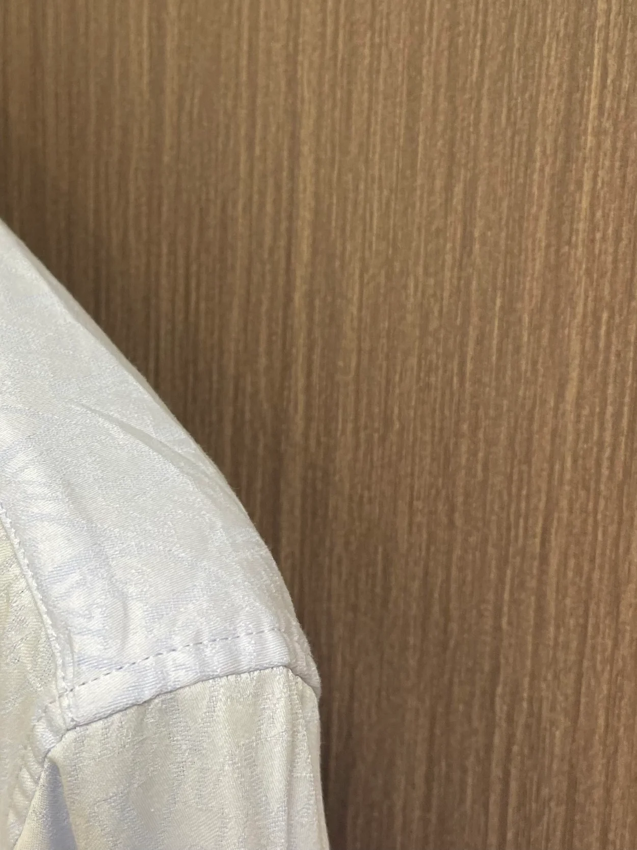 루이비통 롱 슬리브 슬림 셔츠 1AATVN