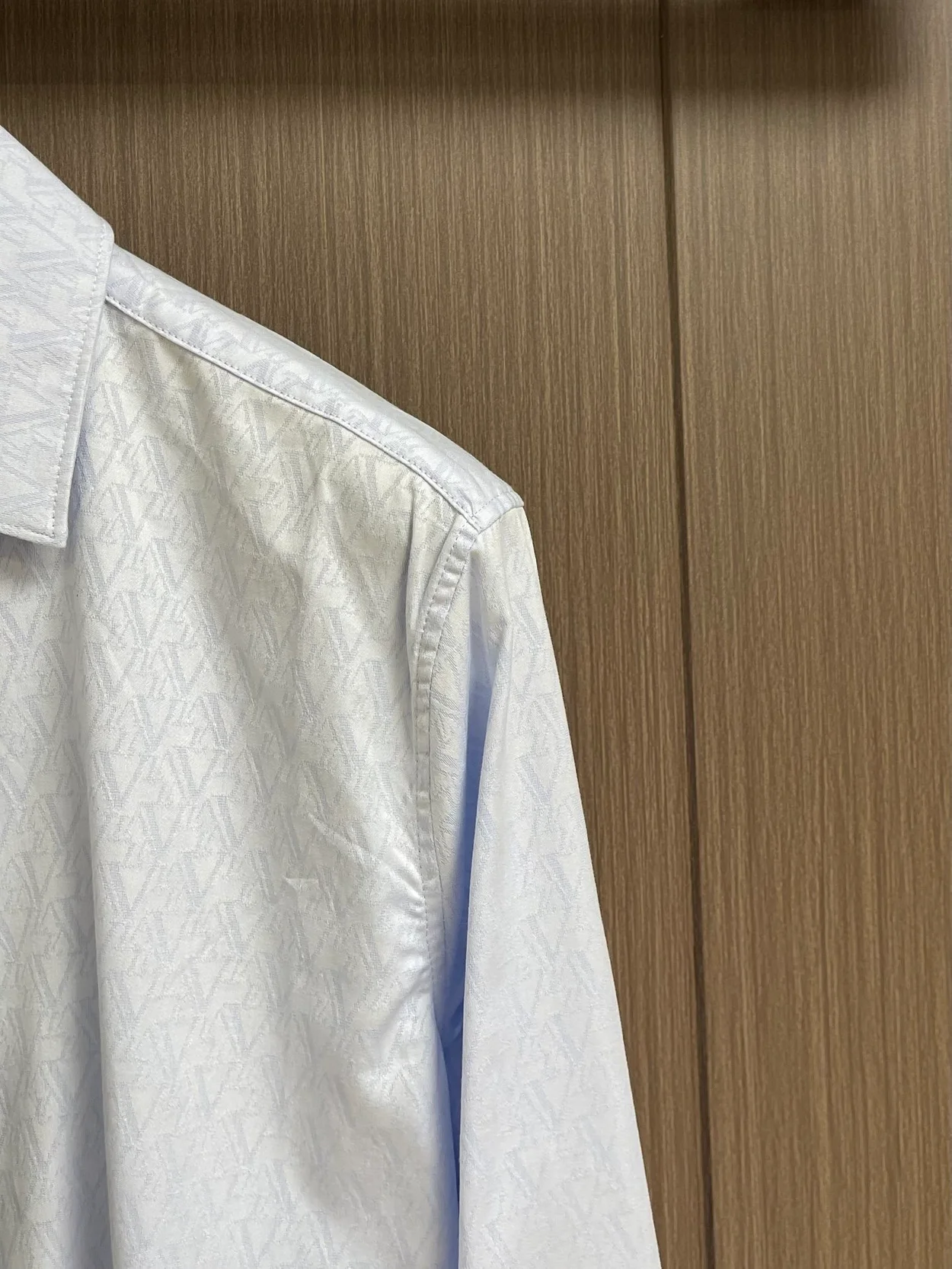 루이비통 롱 슬리브 슬림 셔츠 1AATVN