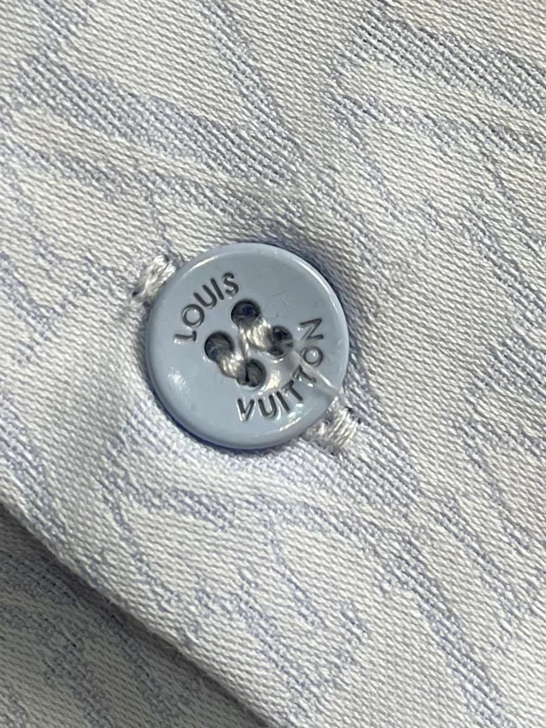 루이비통 롱 슬리브 슬림 셔츠 1AATVN