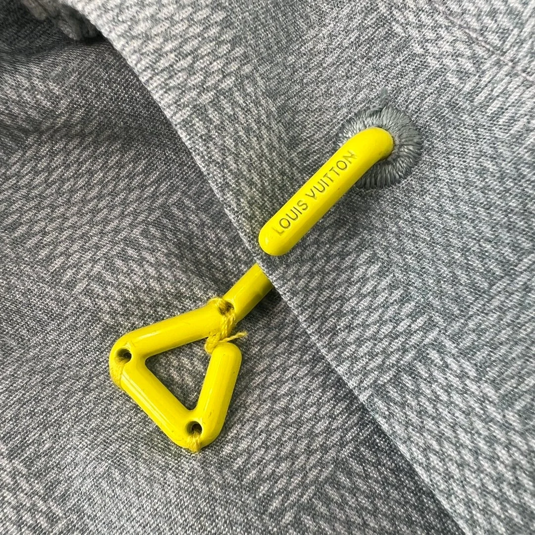 루이비통 다미에 스트라이프 롱 슬리브 셔츠 1AA4W4