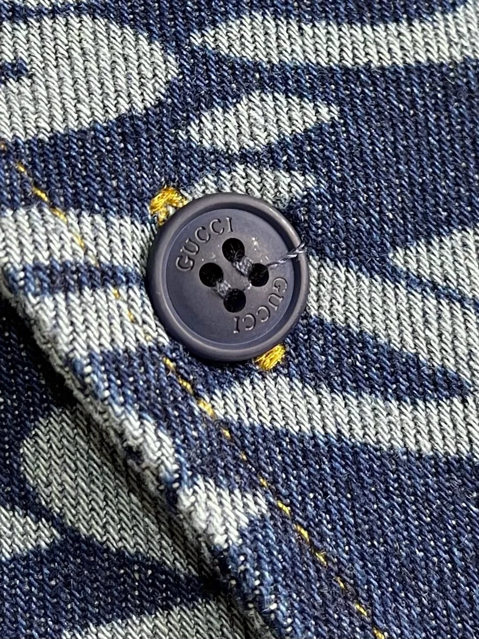 구찌 웨이브 GG 레이저 프린트 데님 셔츠