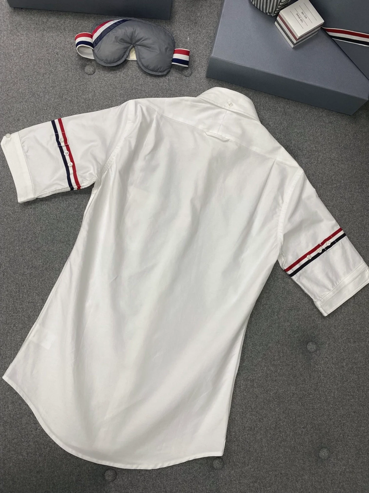 톰브라운 옥스포드 암밴드 숏 슬리브 셔츠