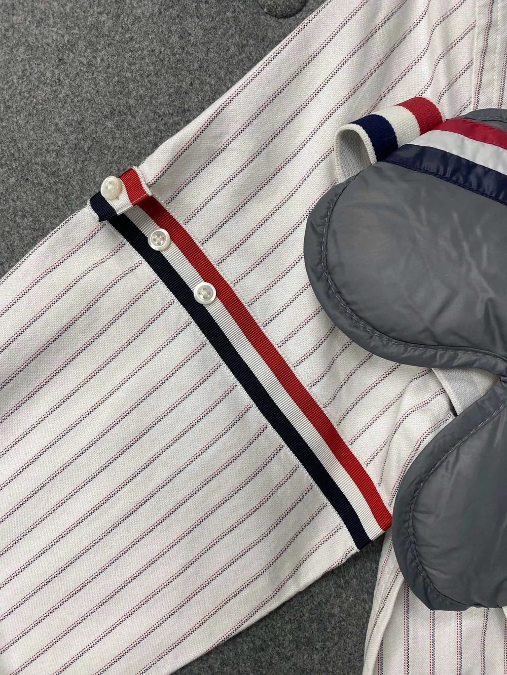 톰브라운 섀도우 핀스트라이프 옥스포드 암밴드 롱 슬리브 셔츠