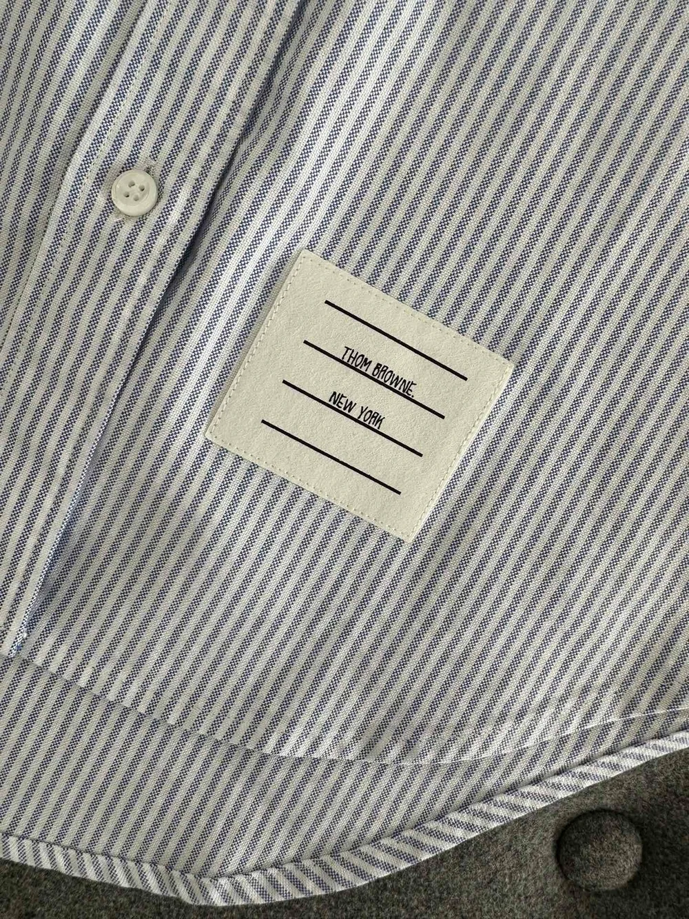 톰브라운 라이트 블루 옥스포드 유니버시티 스트라이프 RWB 암밴드 셔츠