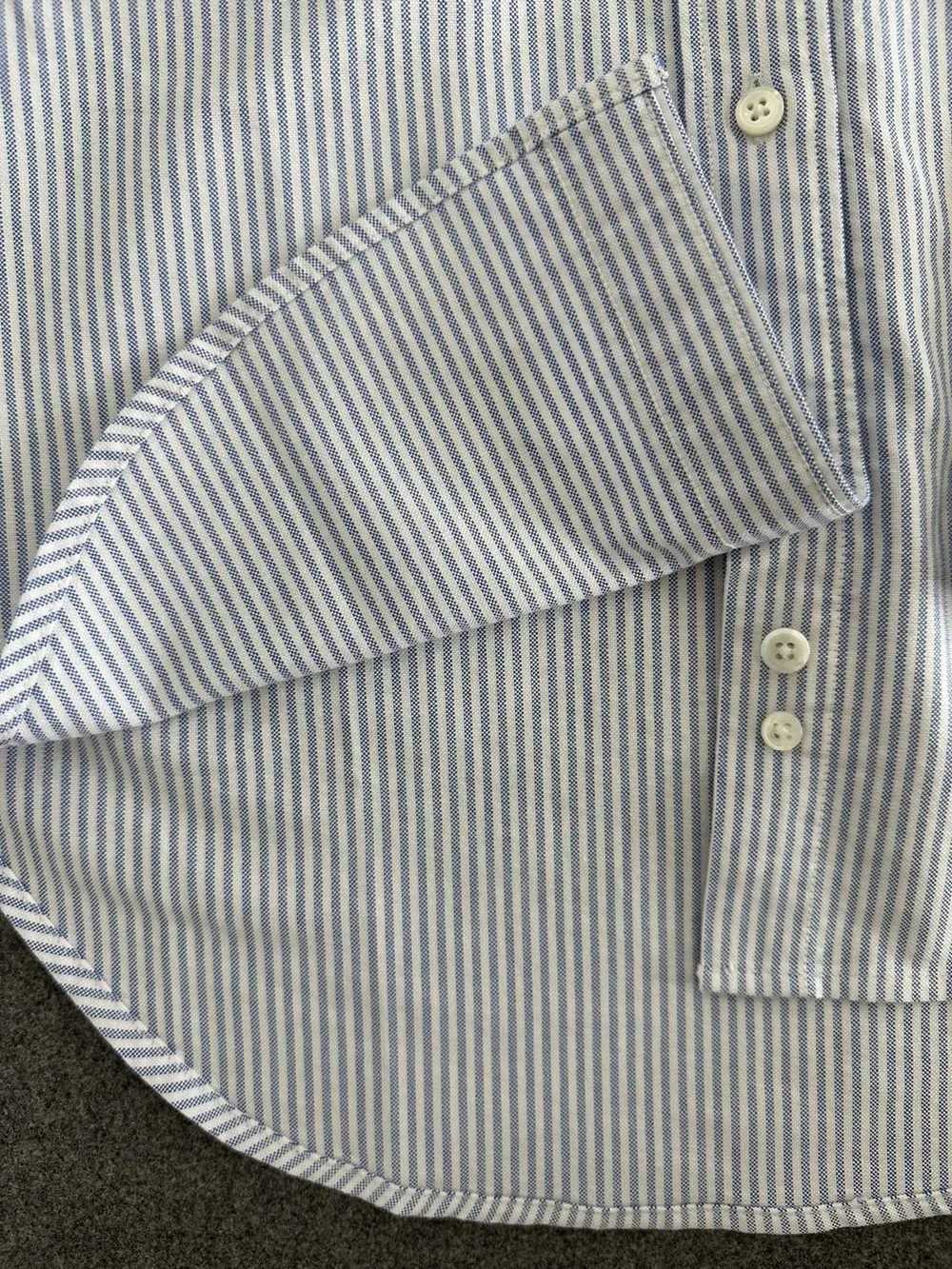 톰브라운 라이트 블루 옥스포드 유니버시티 스트라이프 RWB 암밴드 셔츠