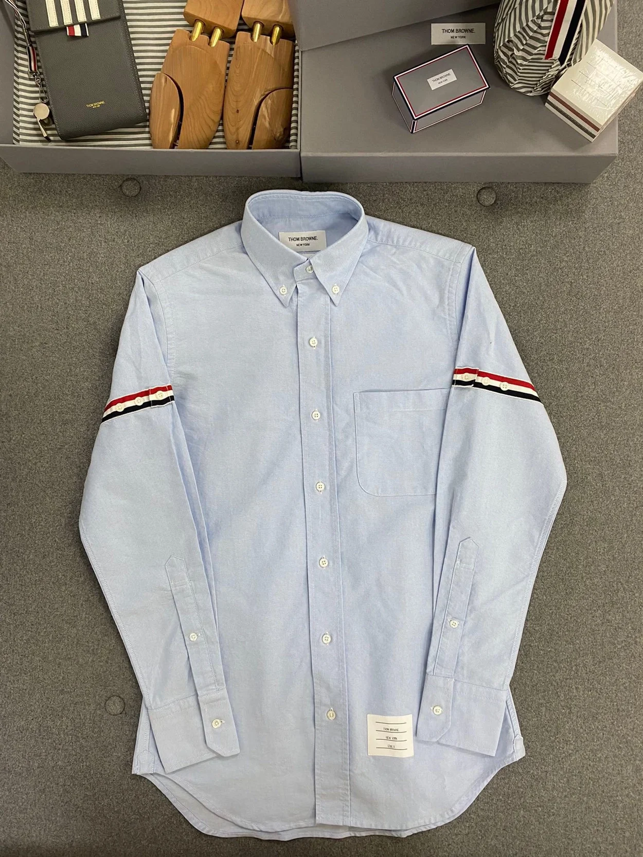 톰브라운 라이트 블루 옥스포드 그로그랭 암밴드 셔츠