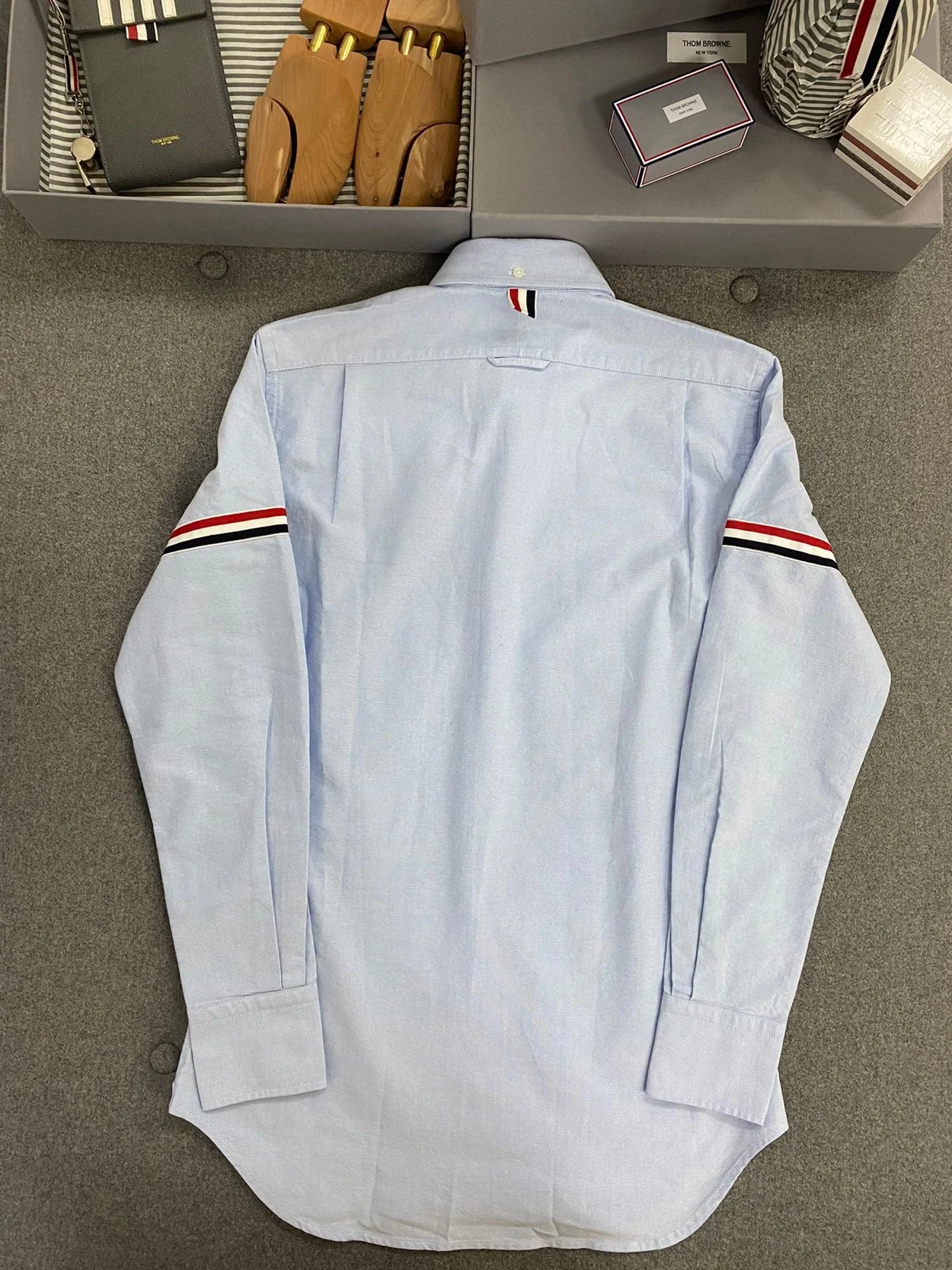 톰브라운 라이트 블루 옥스포드 그로그랭 암밴드 셔츠