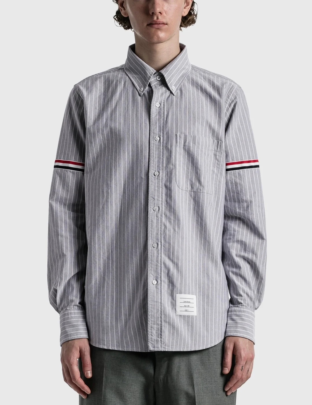 톰브라운 RWB 암밴드 스트레이트 핏 셔츠