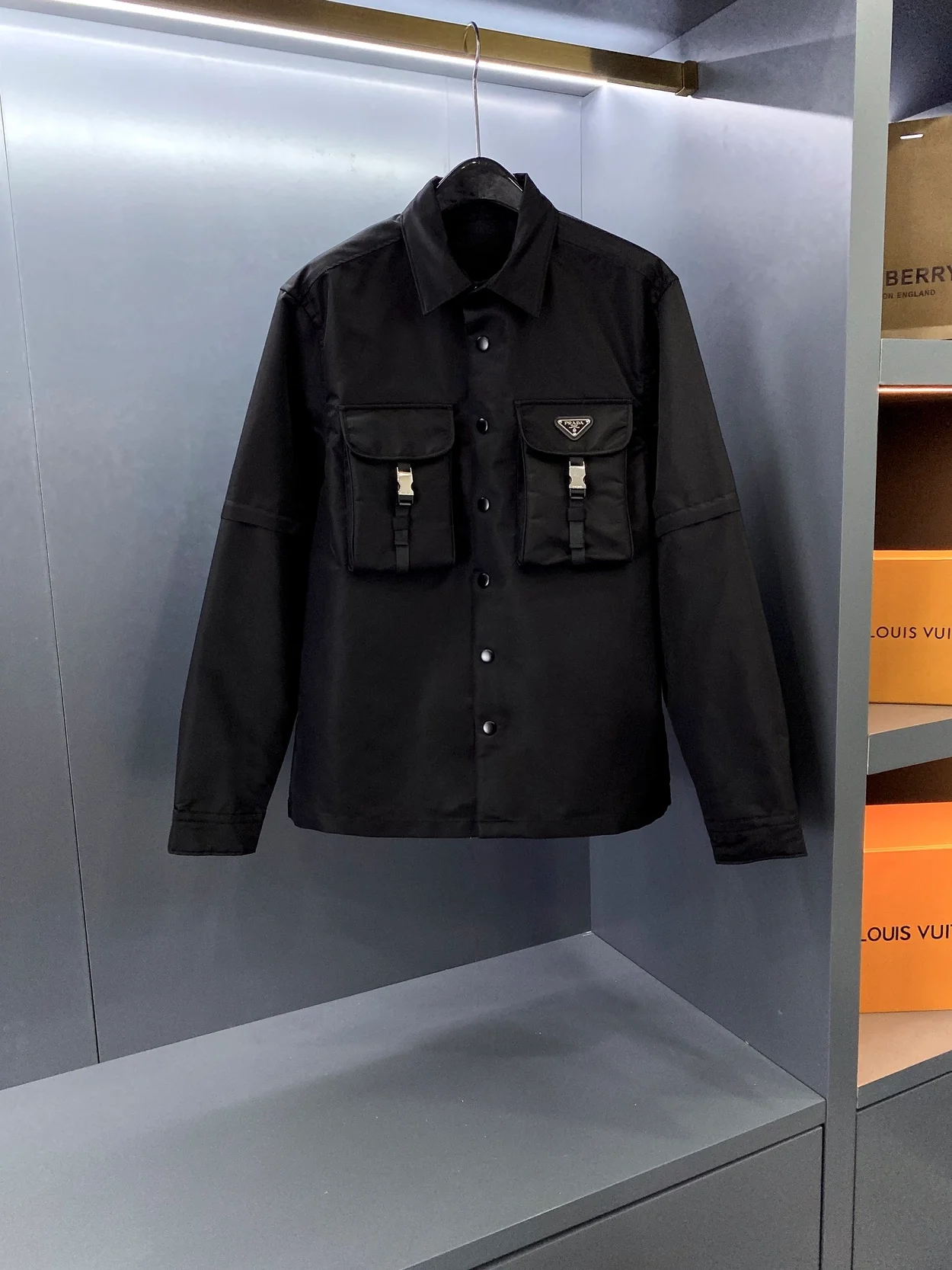 프라다 리나일론 셔츠 블랙