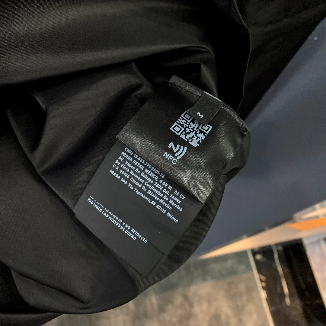 프라다 리나일론 셔츠 블랙