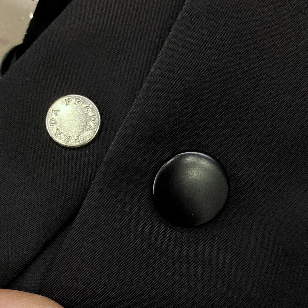 프라다 리나일론 셔츠 블랙